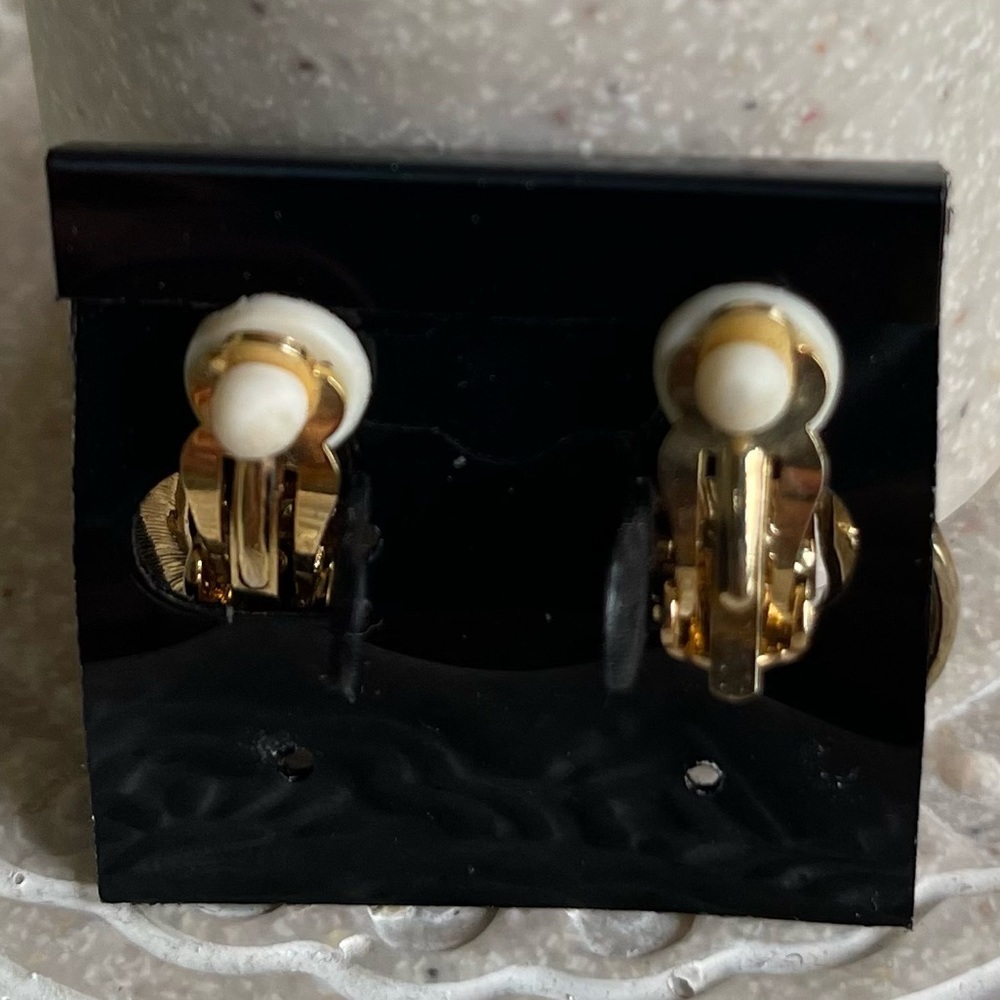 Vintage Gold and Black Leopard Print Clip‎ On Earing - Picture 4 of 8